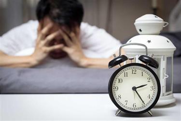 A specialist warns of the dangers of lack of sleep on eye health