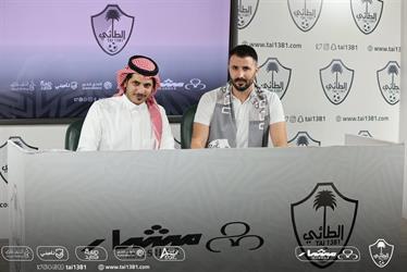 According to Sport 24 alone, Al-Taie announces the contract with Resic